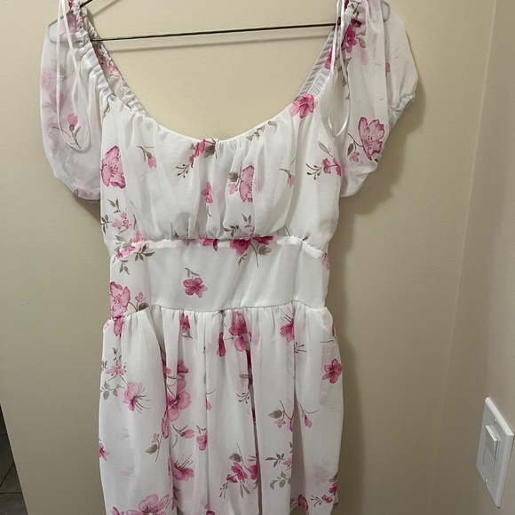 Dress - Picture 2 of 2